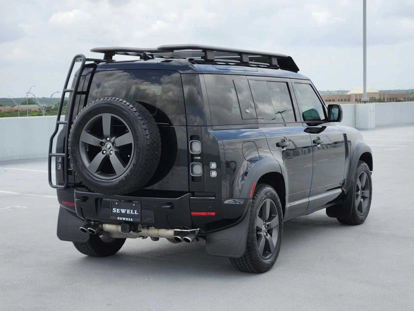 2024 Land Rover Defender - Image 7
