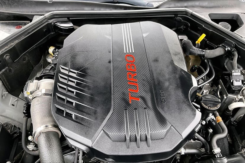 2019 Kia Stinger - Image 33