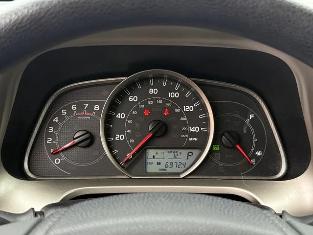 2015 Toyota RAV4 - Image 16