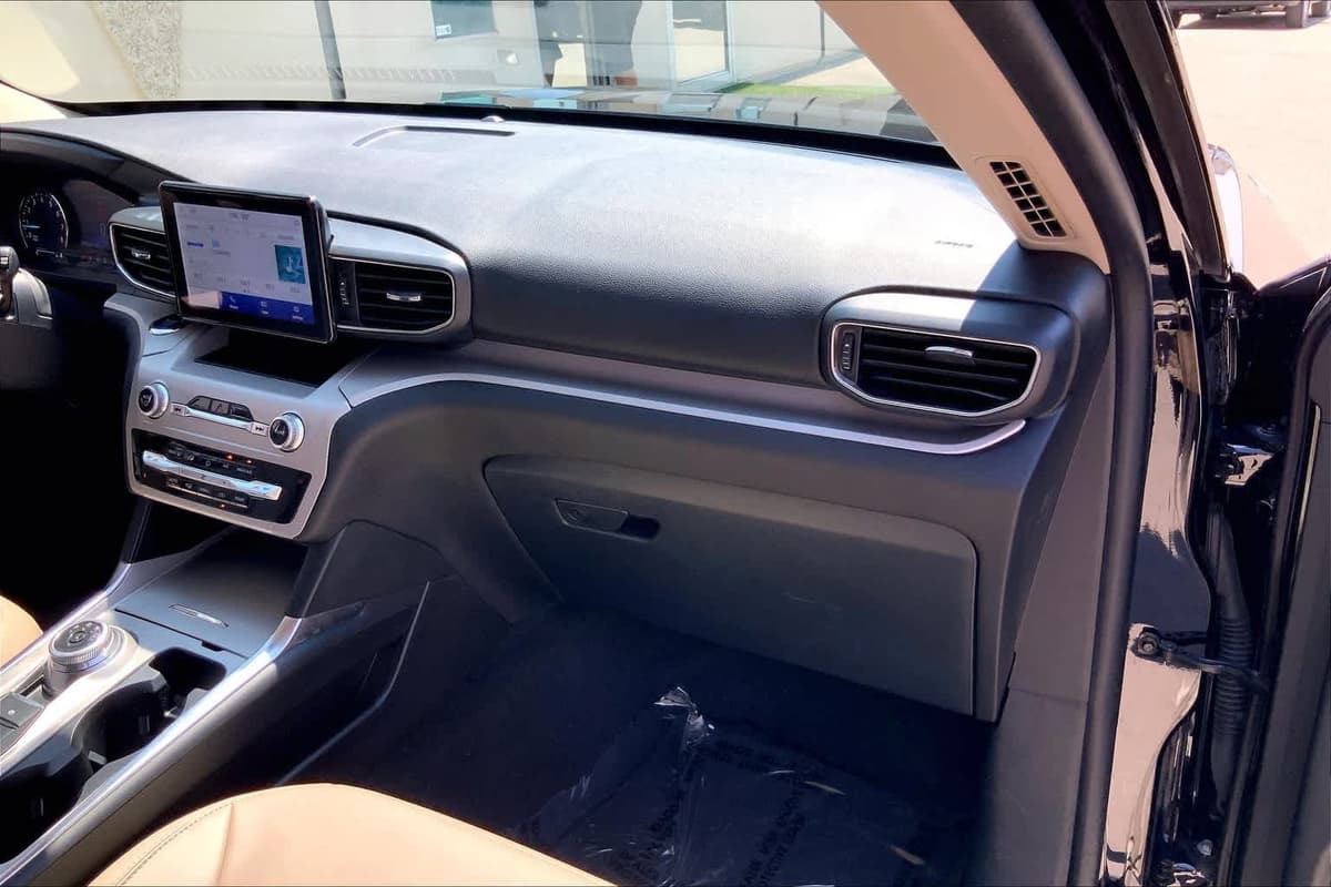 2023 Ford Explorer - Image 17