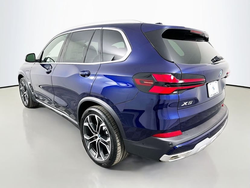 2026 BMW X5 - Image 7