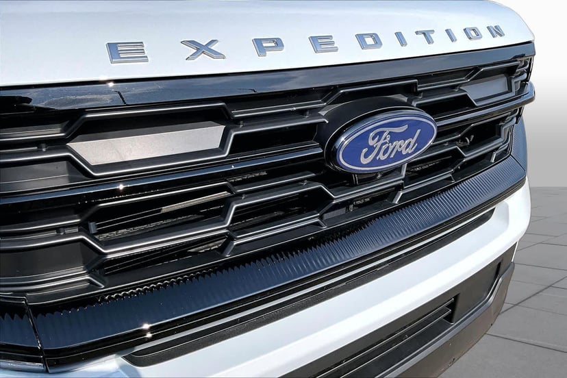2025 Ford Expedition - Image 30