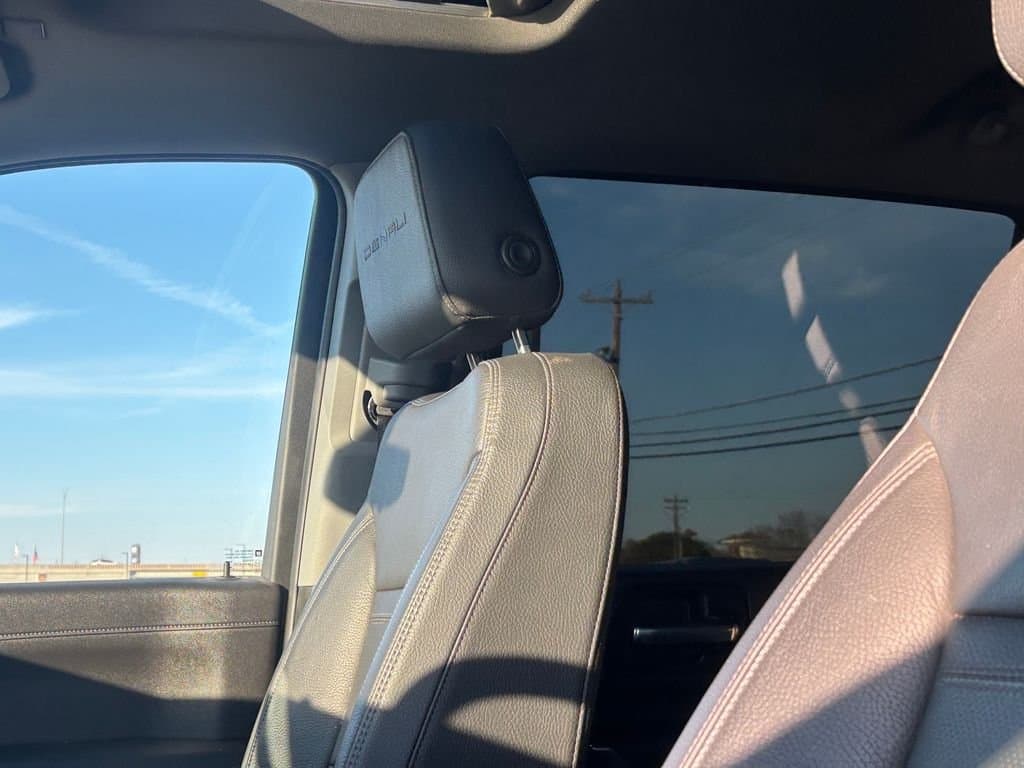 2023 GMC Sierra 2500HD - Image 13