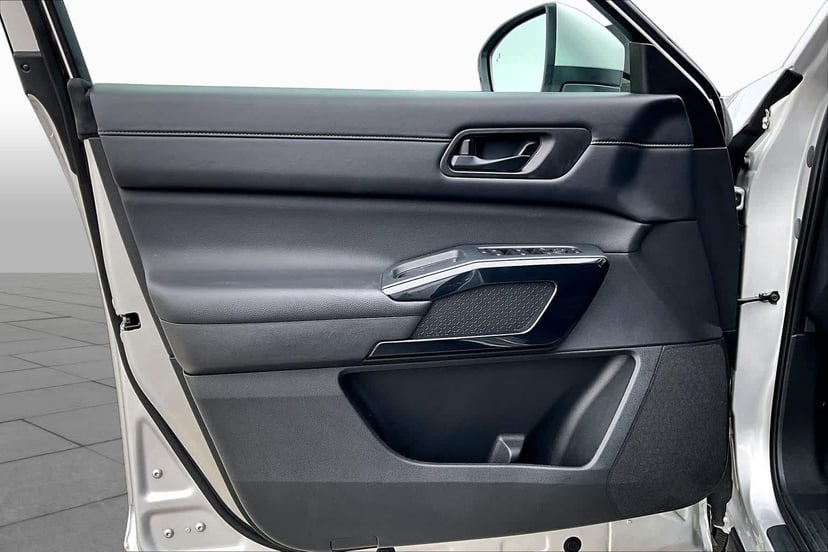 2025 Nissan Pathfinder - Image 21