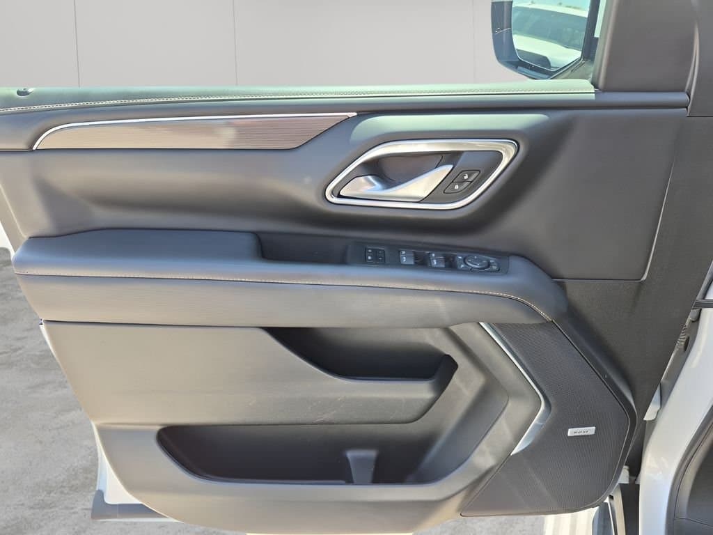 2022 GMC Yukon XL - Image 26