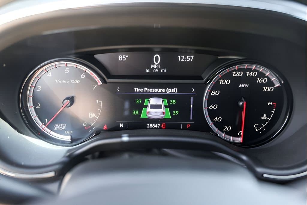 2023 Cadillac CT5 - Image 11