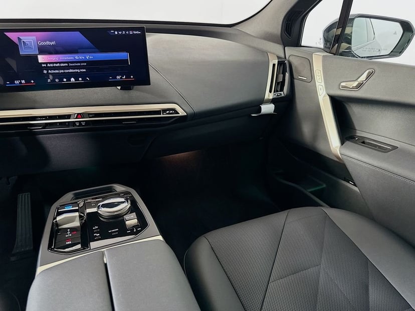 2024 BMW iX - Image 23