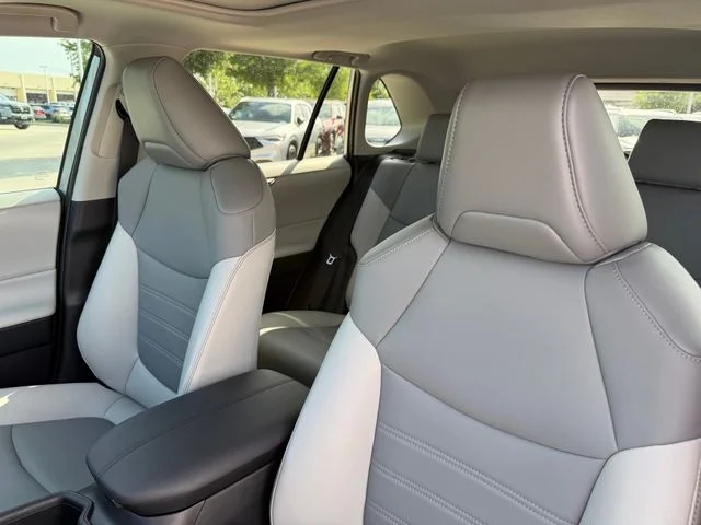 2022 Toyota RAV4 - Image 14