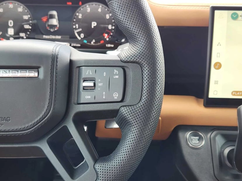 2024 Land Rover Defender - Image 29