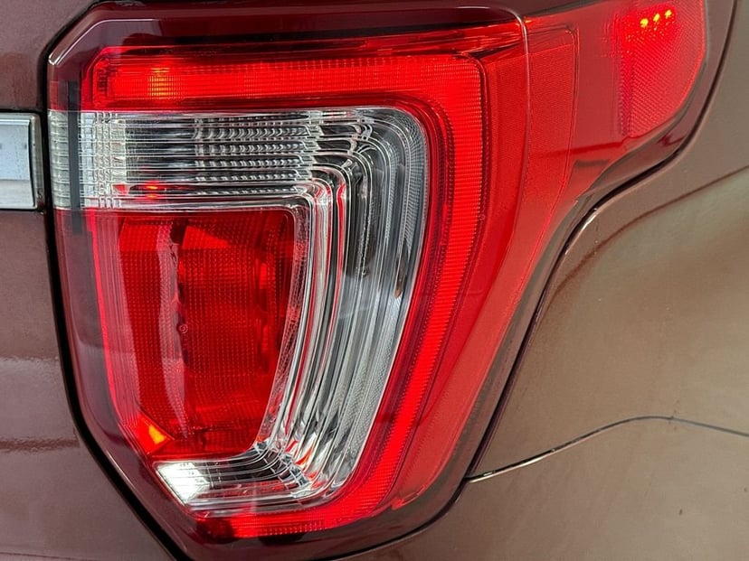 2018 Ford Explorer - Image 32