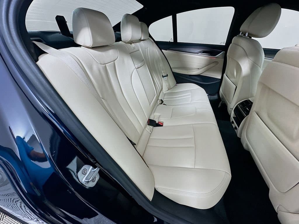 2019 BMW 5 Series - Image 28