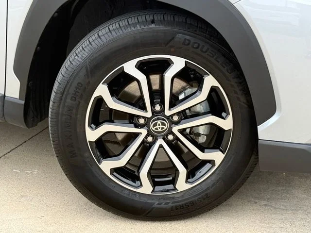 2025 Toyota Corolla Cross - Image 2