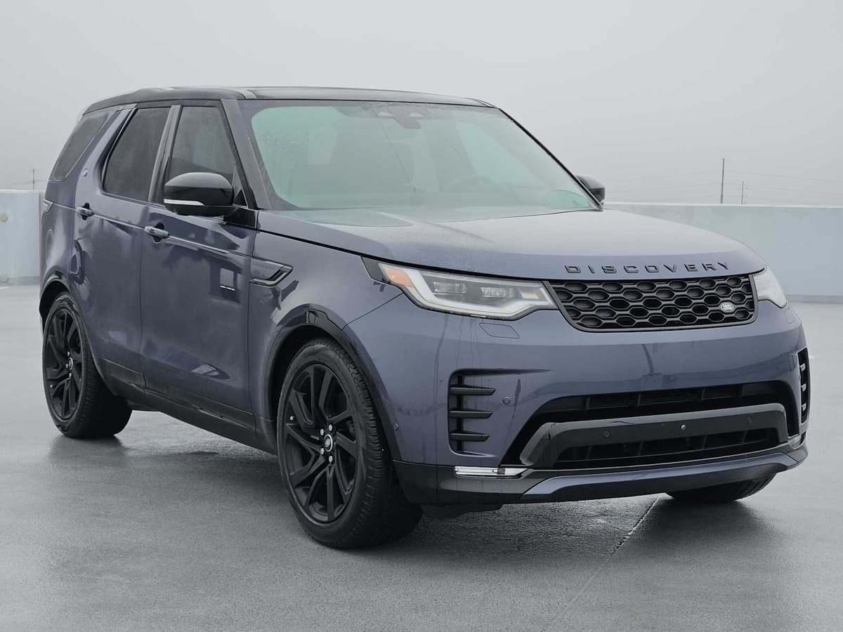 2025 Land Rover Discovery - Image 3