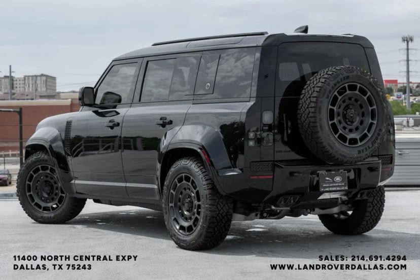 2026 Land Rover Defender 110 - Image 10