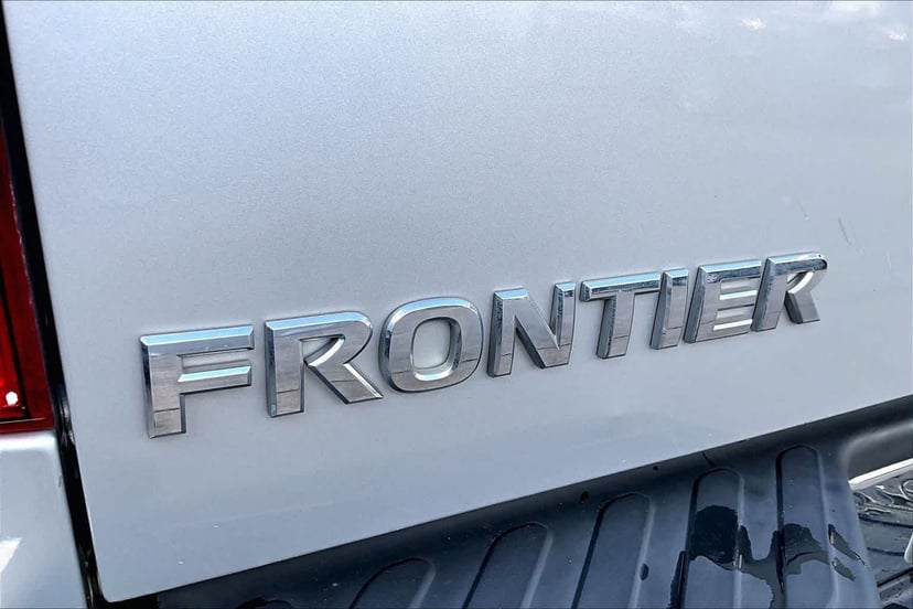 2015 Nissan Frontier - Image 29