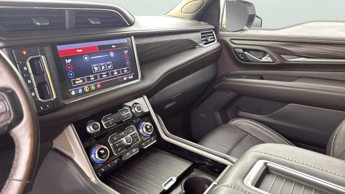 2021 GMC Yukon - Image 20