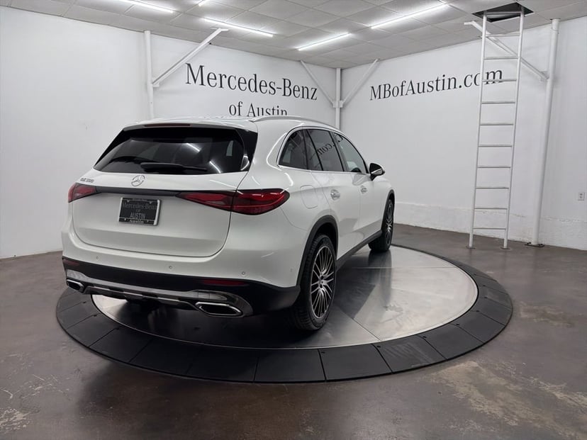 2026 Mercedes-Benz GLC - Image 7