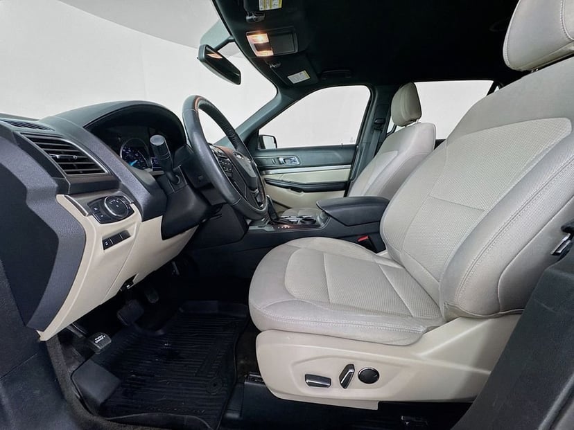 2018 Ford Explorer - Image 24