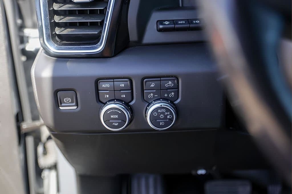 2023 GMC Sierra 1500 - Image 15