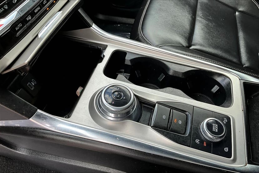 2022 Ford Explorer - Image 16