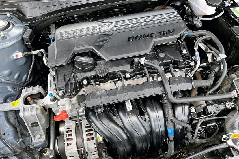2022 Hyundai Elantra - Image 33