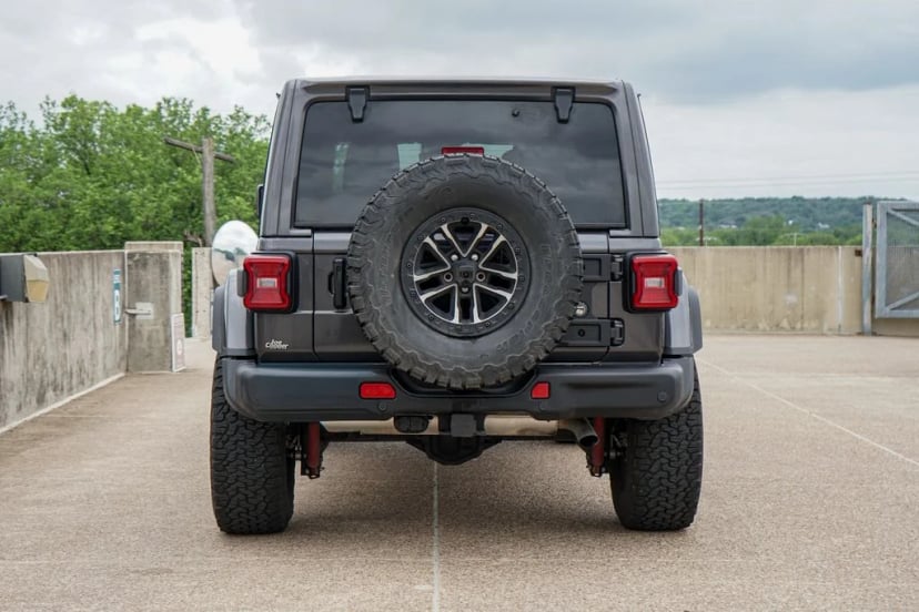 2025 Jeep Wrangler - Image 9