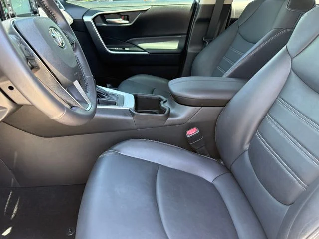 2022 Toyota RAV4 - Image 10