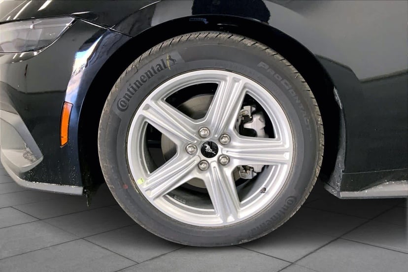 2026 Ford Mustang - Image 9