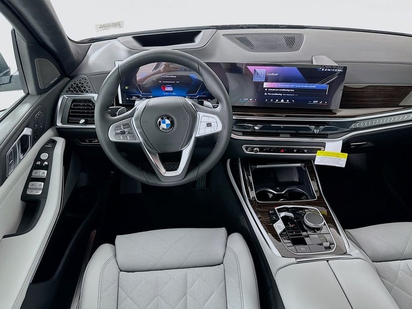 2026 BMW X7 - Image 19