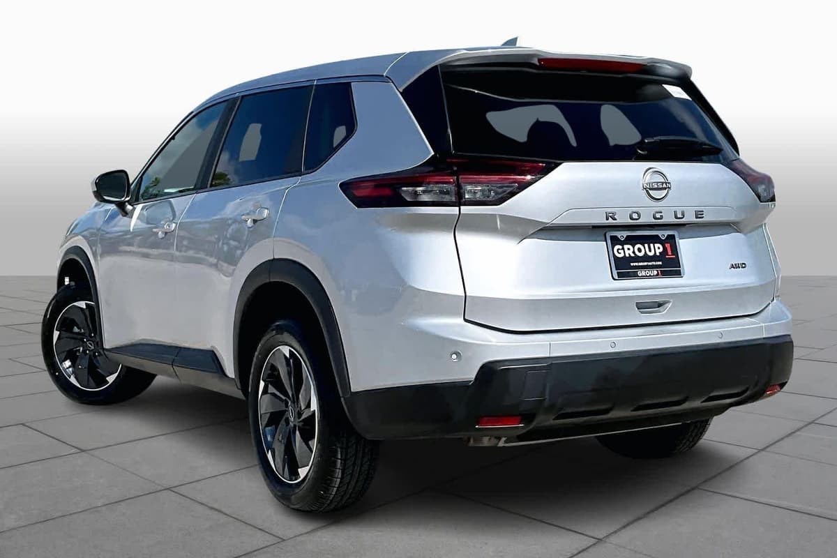 2025 Nissan Rogue - Image 12