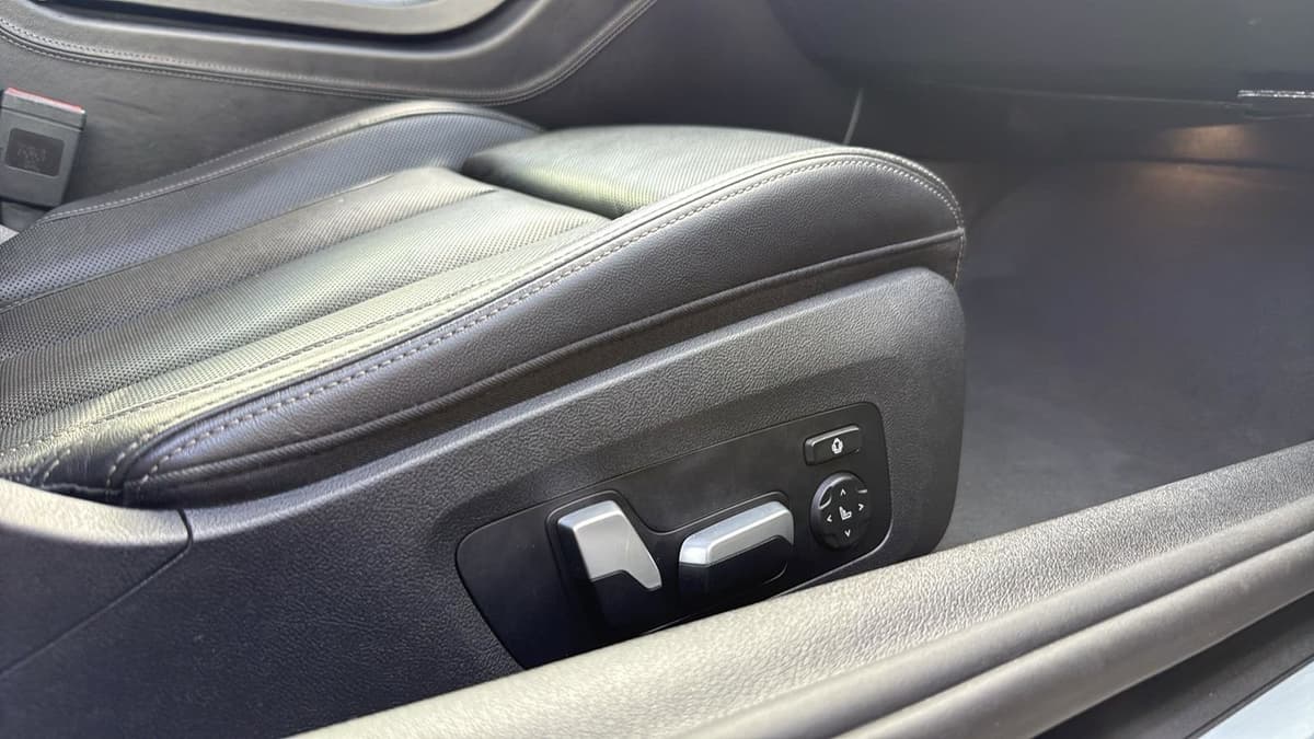 2020 BMW 8 Series - Image 25