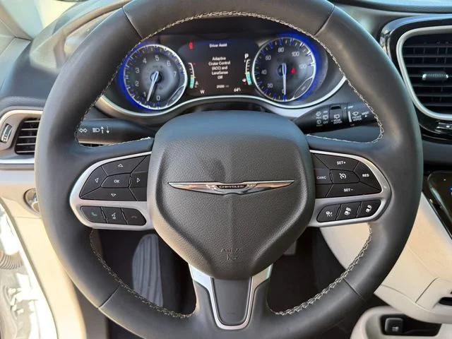2024 Chrysler Pacifica - Image 14