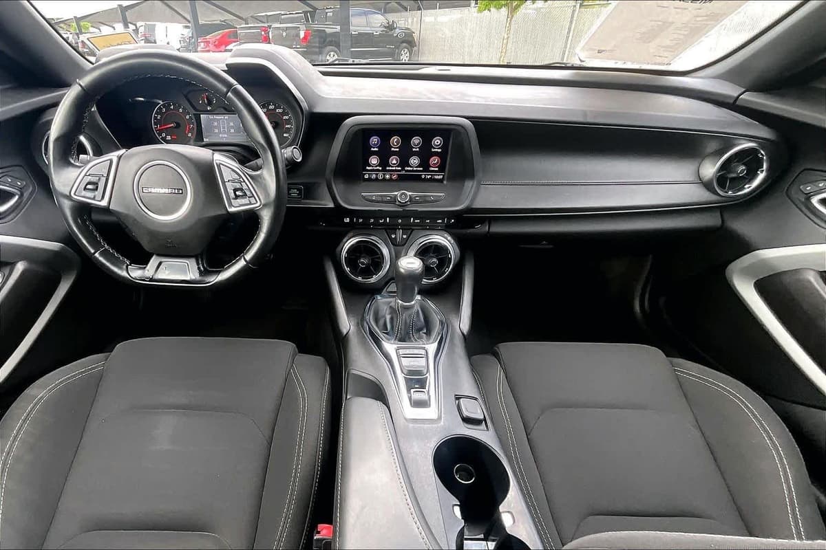 2021 Chevrolet Camaro - Image 15