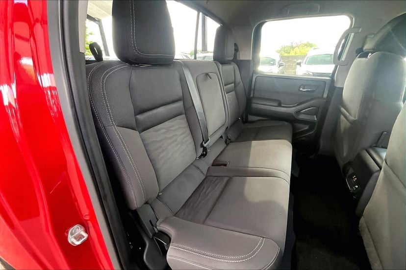 2022 Nissan Frontier - Image 20