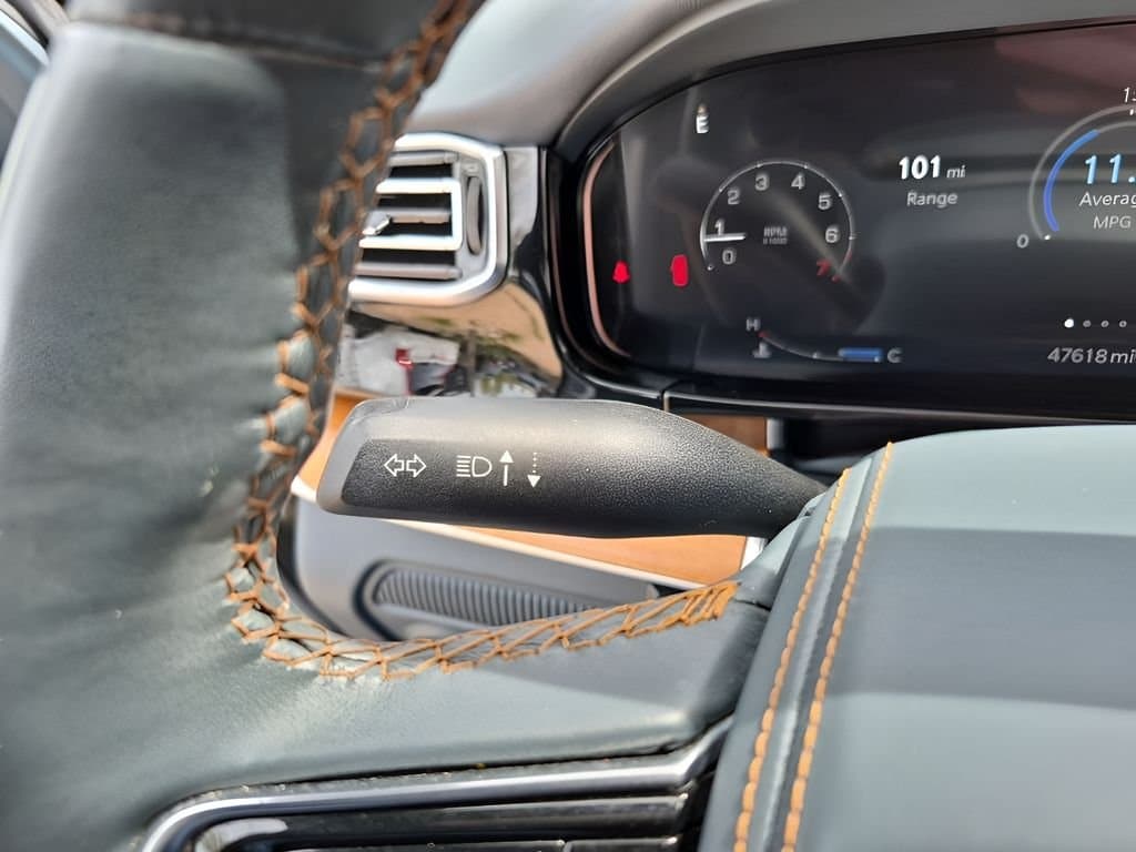 2022 Jeep Grand Wagoneer - Image 38