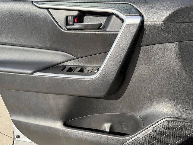 2025 Toyota RAV4 - Image 47