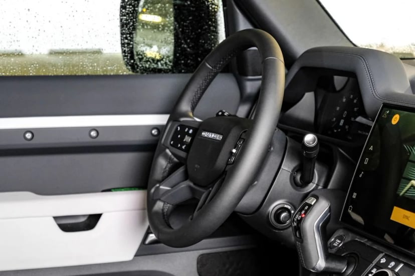 2026 Land Rover Defender 110 - Image 12