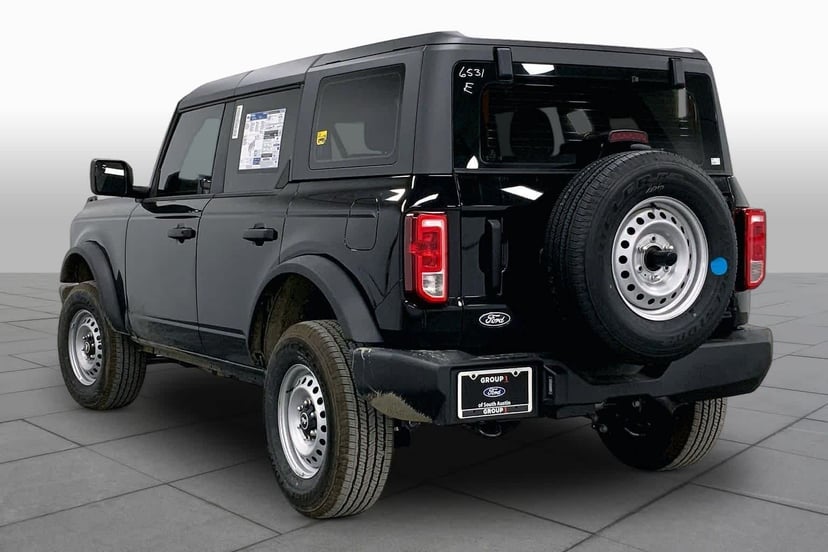 2026 Ford Bronco - Image 11