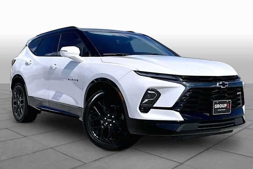 2023 Chevrolet Blazer - Image 2