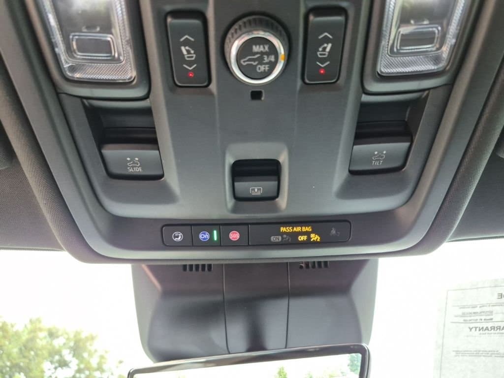 2022 Cadillac Escalade - Image 43