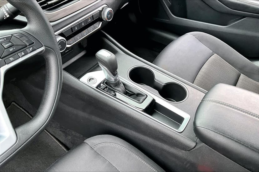 2025 Nissan Altima - Image 17