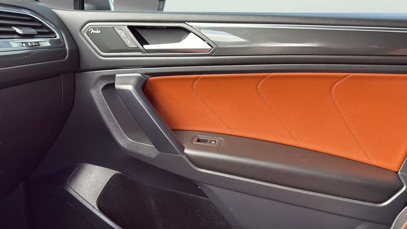 2021 Volkswagen Tiguan - Image 24