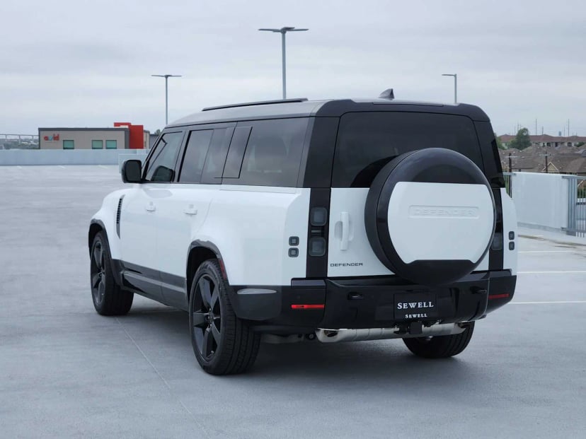 2026 LAND ROVER Defender 130 - Image 7