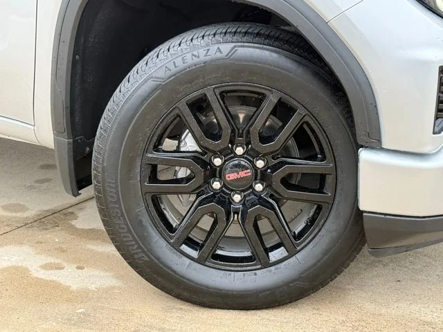 2022 GMC Sierra 1500 - Image 2