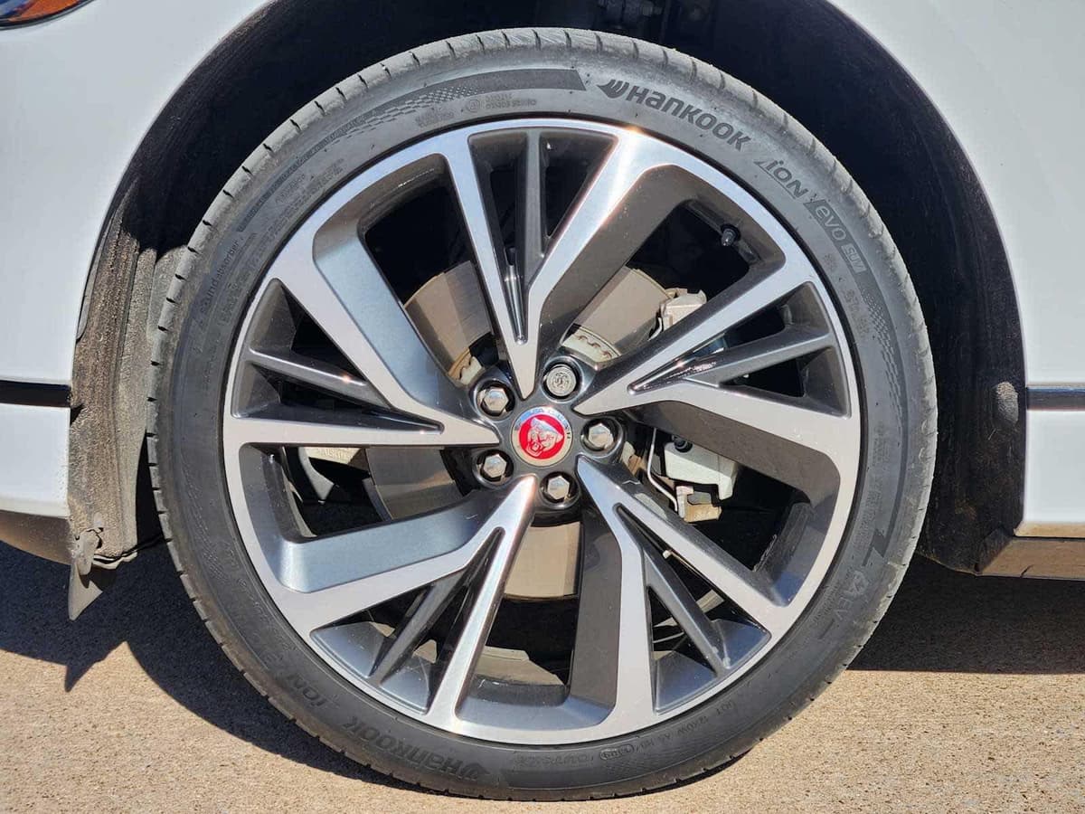 2023 Jaguar I-PACE - Image 7