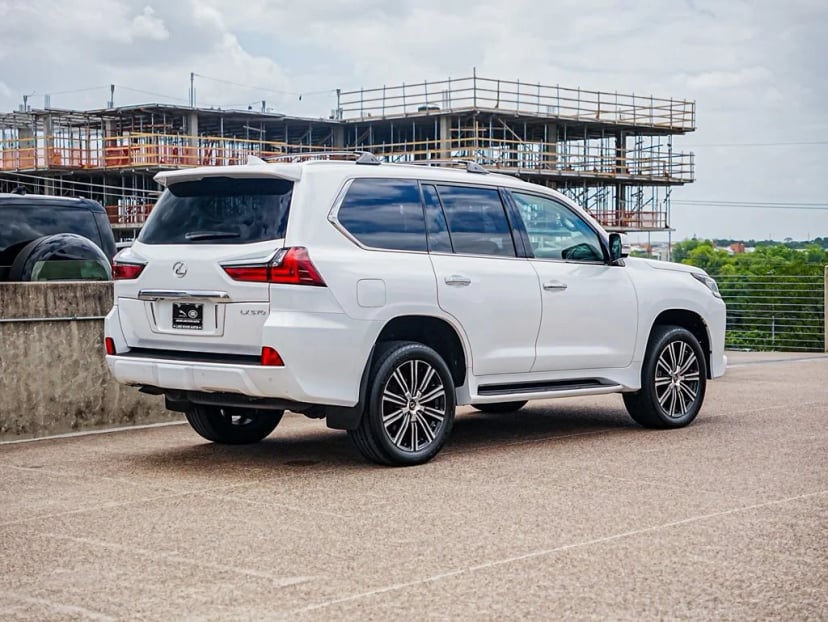 2021 Lexus LX - Image 9