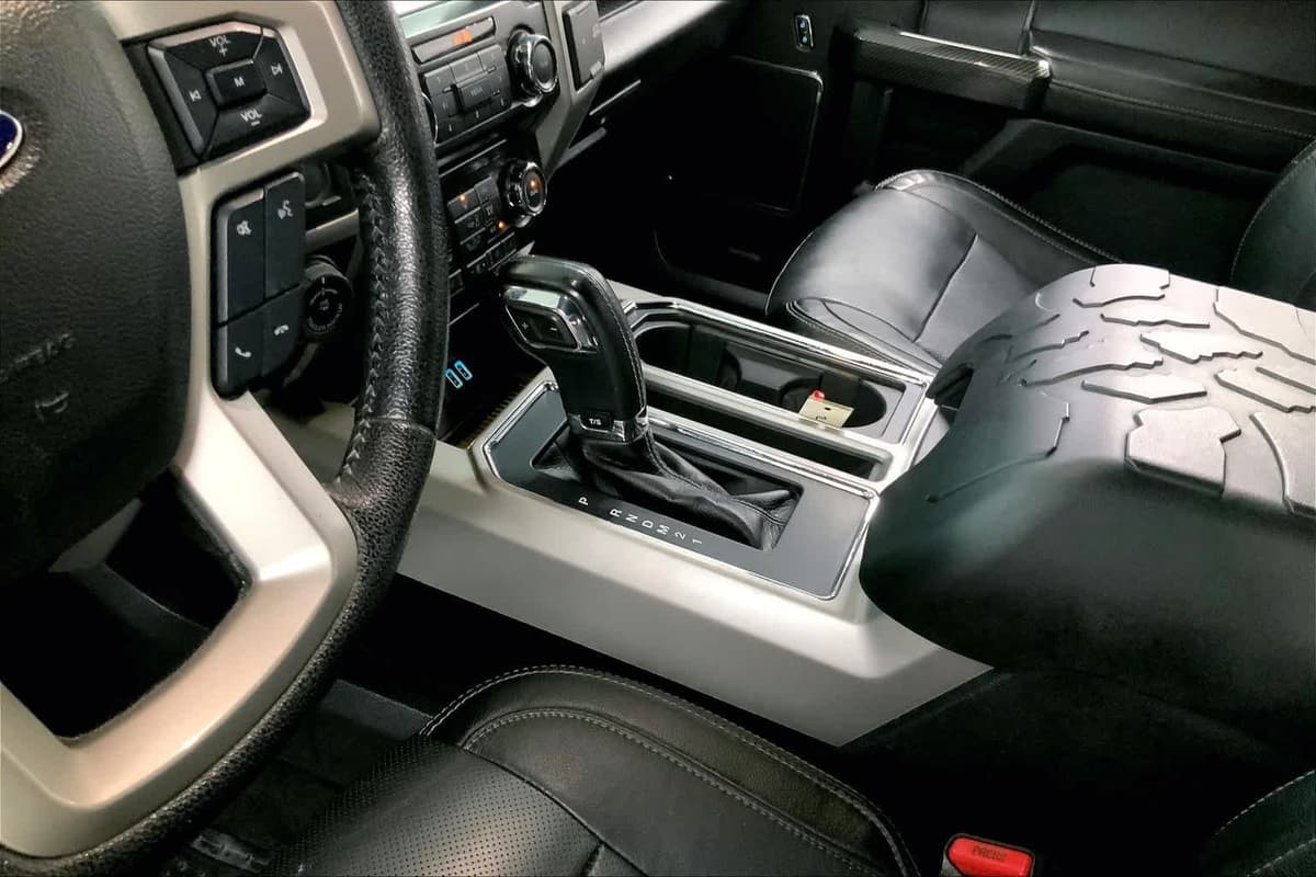 2016 Ford F-150 - Image 13