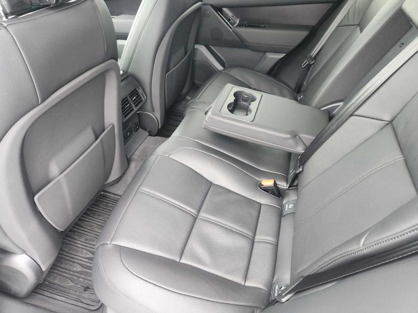 2026 LAND ROVER Range Rover Velar - Image 30