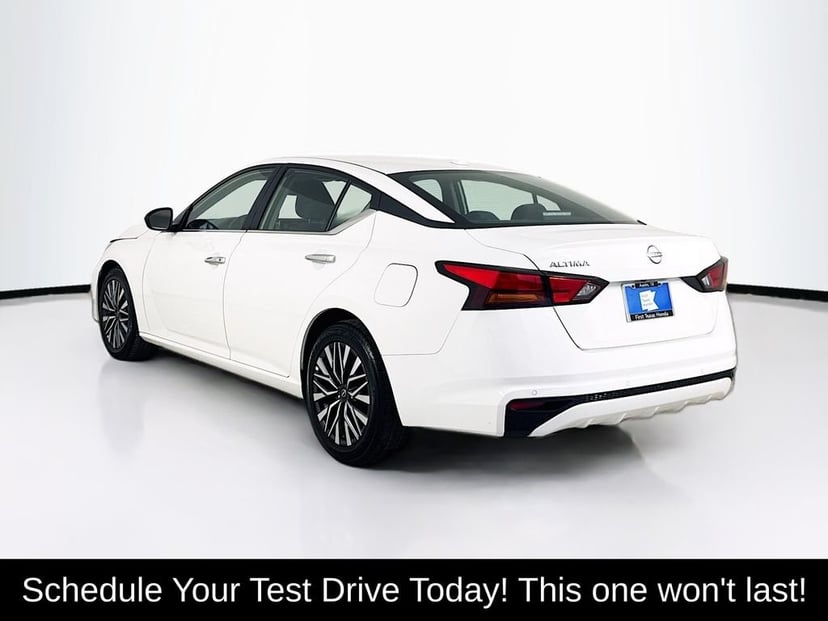 2025 Nissan Altima - Image 5