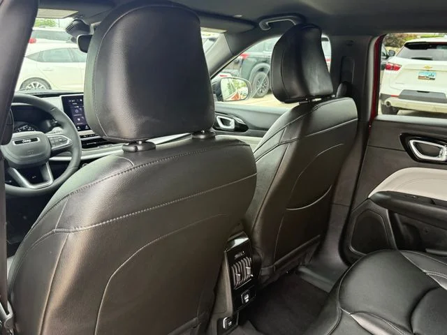 2025 Jeep Compass - Image 25